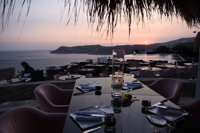 Located poolside, Cabbanes restaurant offers a gorgeous al fresco dining experience with elevated Greek gastronomy and some of the best sunset views on the island.
.
.
.
#MyconianVillaCollection #MyconianCollection #luxurylifestyle #MyconianLifestyle #MyconianExperience #ThePreferredLife #beautifulsunset #Mykonoshotel #Mykonosrestaurant #dinnerwithaview #alfresco #gastronomy #Greekfood #foodie #islandnights #placestogo #holidaymood