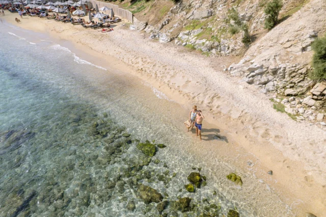 Discover the untouched beauty of Elia Beach, a true gem on the island of Mykonos!
.
.
.
#MyconianUtopia #MyconianCollection #RelaisChateaux #luxuryescapes #luxuryworldtraveller #mykonosgreece #mykonoshotel #mykonos #dreamdestination #dreamscape #lifebythesea #summerstateofmind #destinationgreece #discovermykonos